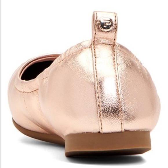 Taryn Rose
Raquel Metallic Ballet Flat - Picture 3 of 7
